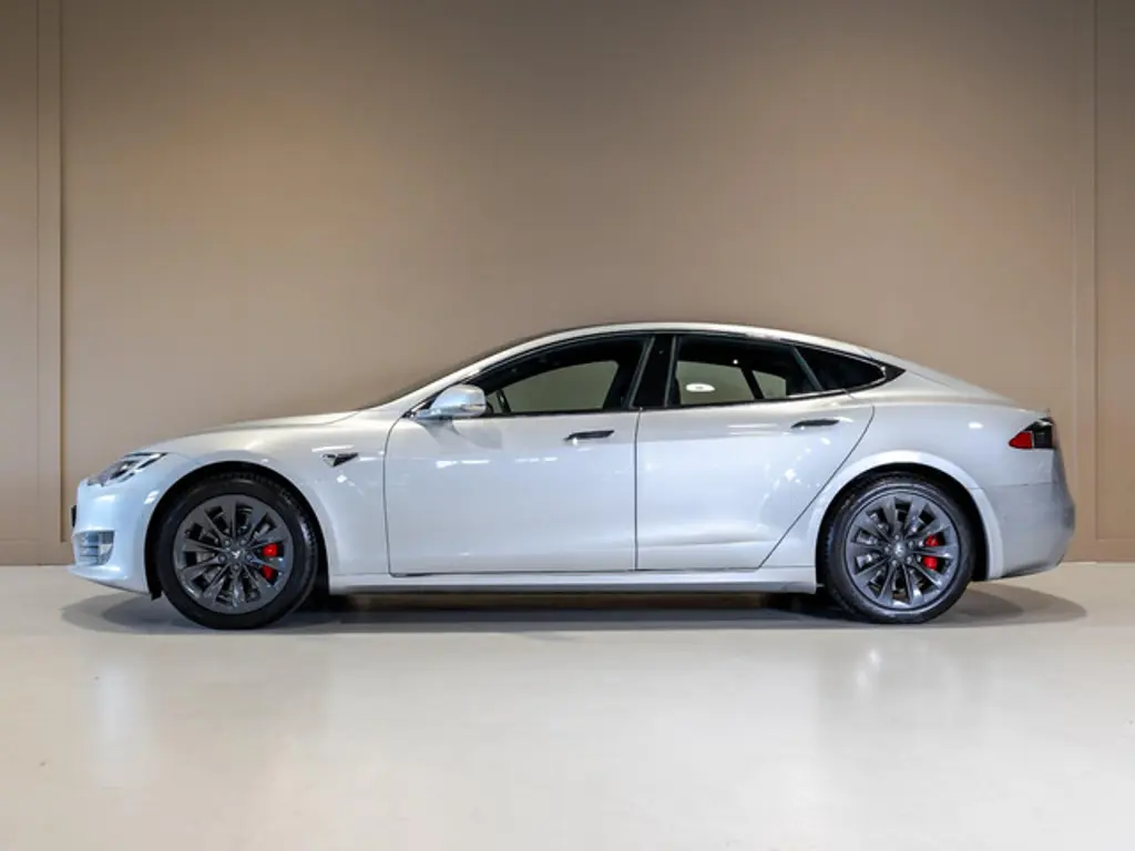 Tesla Model S 2