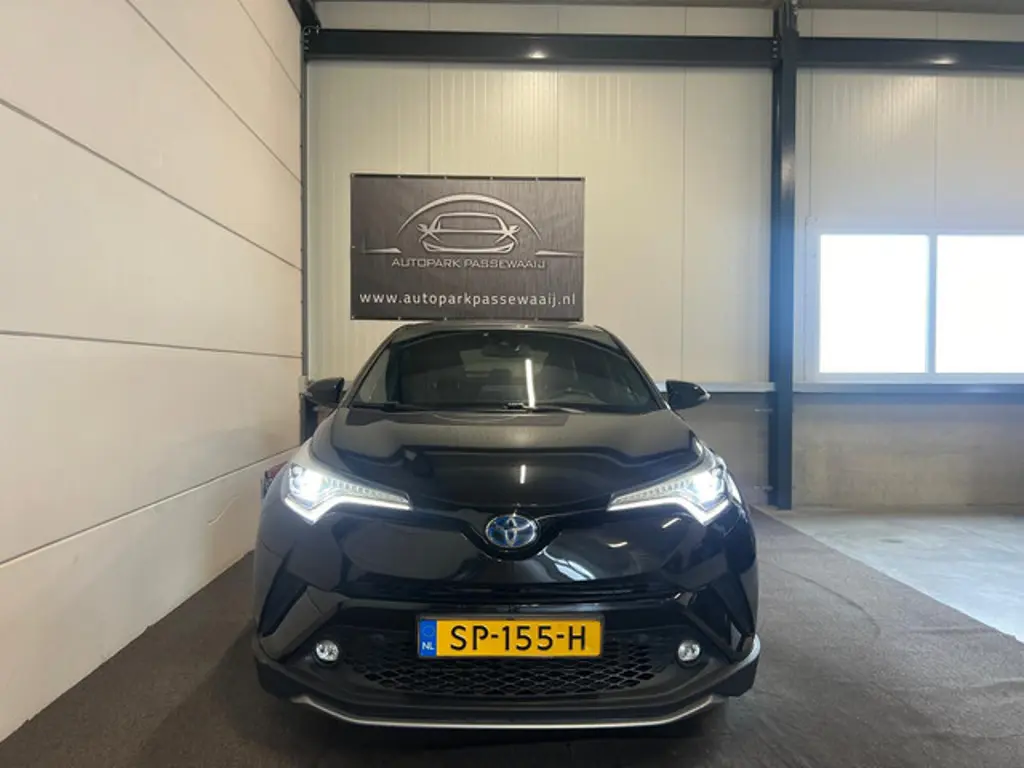 Toyota C-HR 2