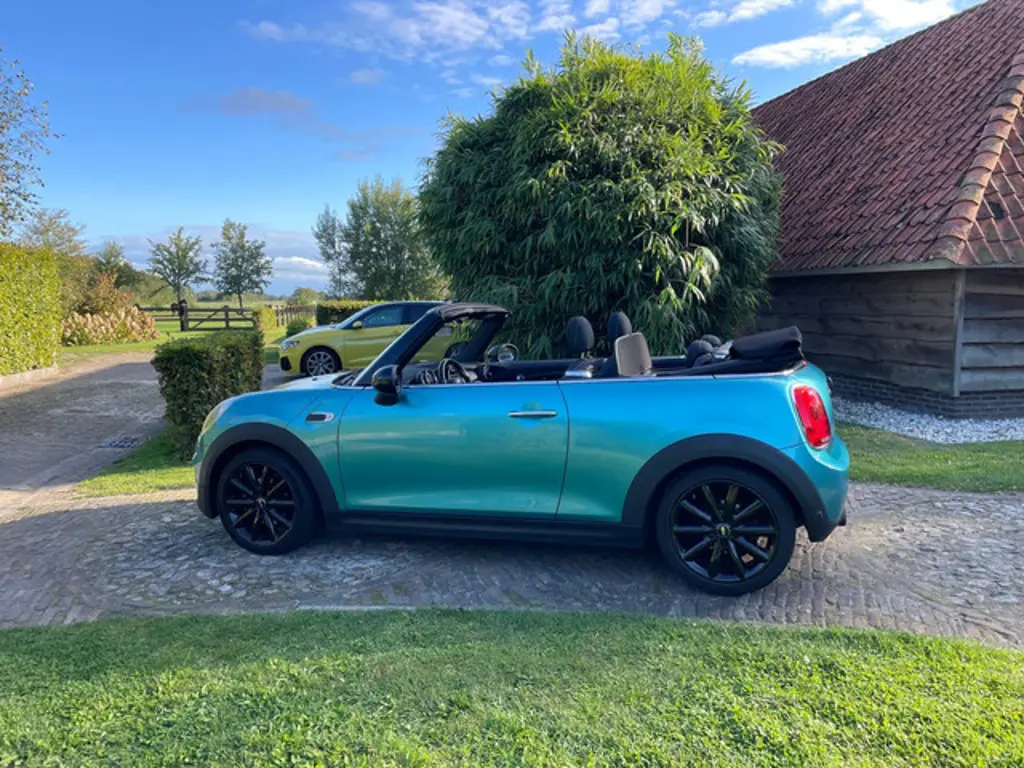 MINI Cooper Cabrio 2