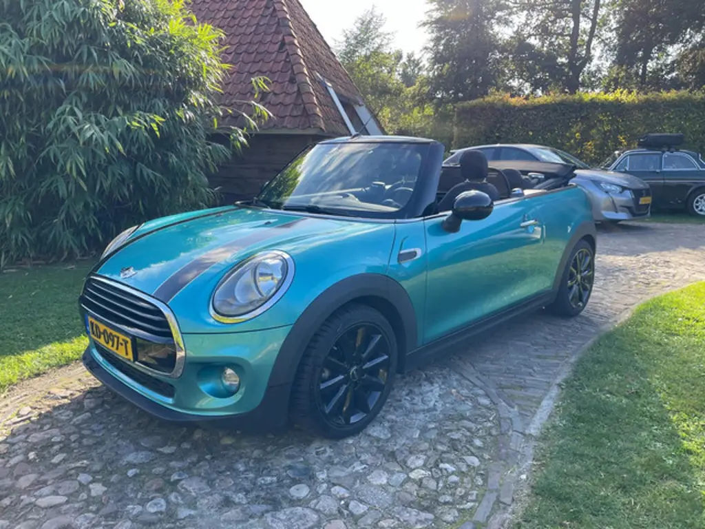 MINI Cooper Cabrio 3