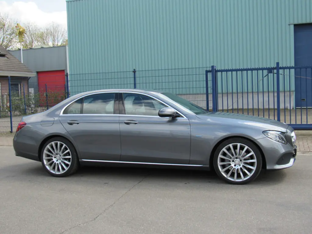 Mercedes-Benz E-Klasse 2