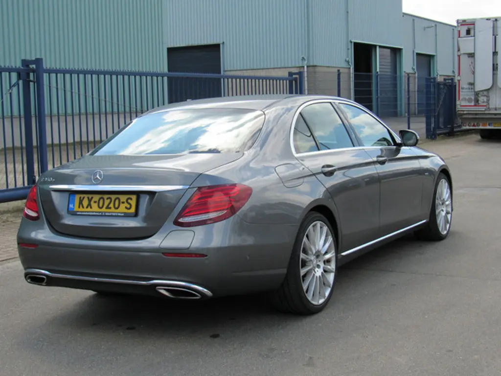 Mercedes-Benz E-Klasse 3