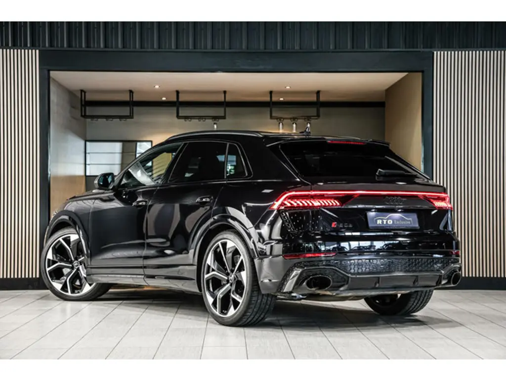 Audi RSQ8 3