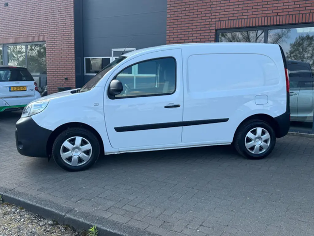 Nissan NV250 3