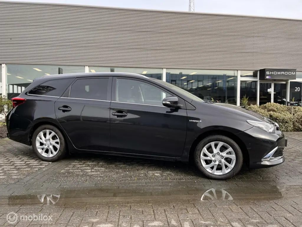 Toyota Auris 2