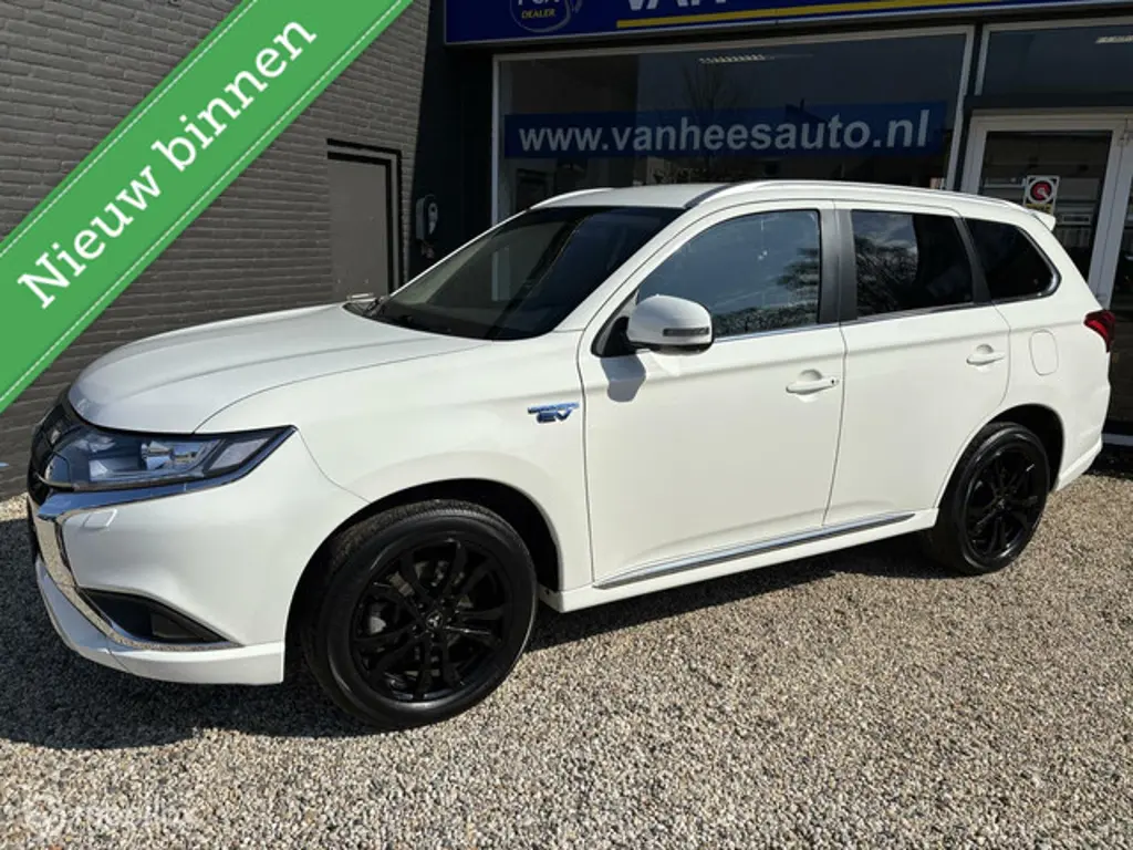 Mitsubishi Outlander 2