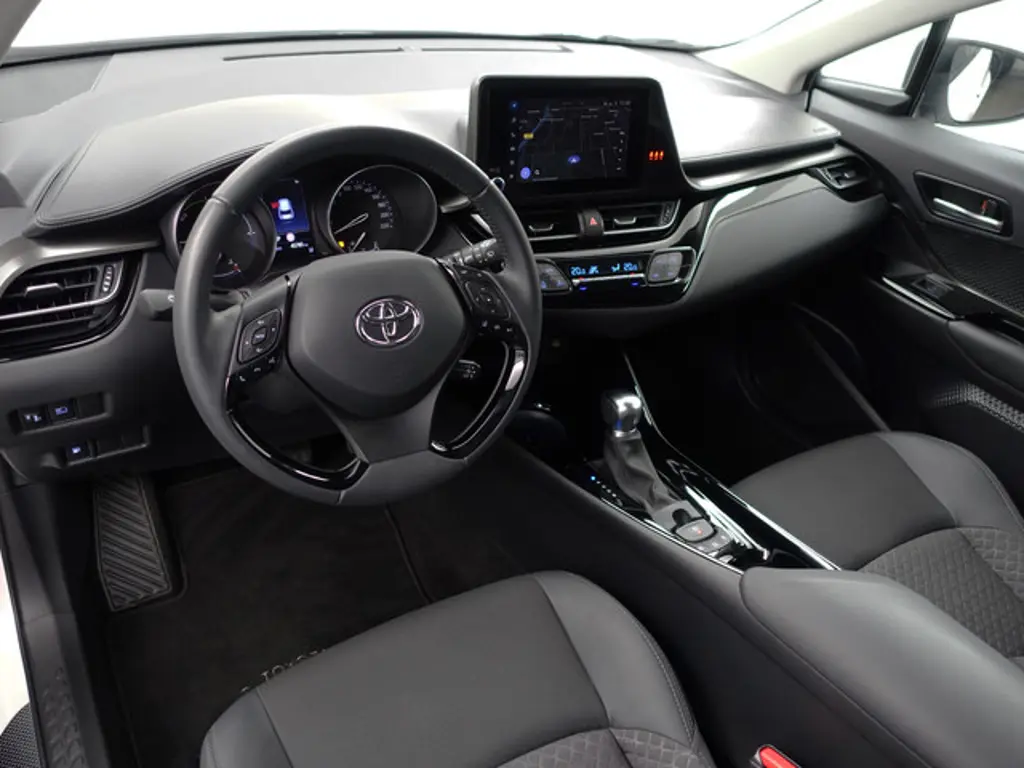 Toyota C-HR 2