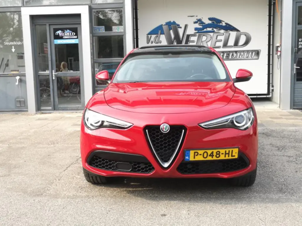 Alfa Romeo Stelvio 2