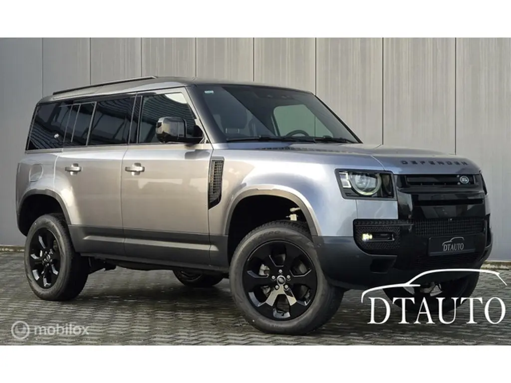 Land Rover Defender 2