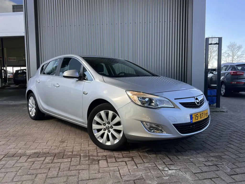 Opel Astra 2