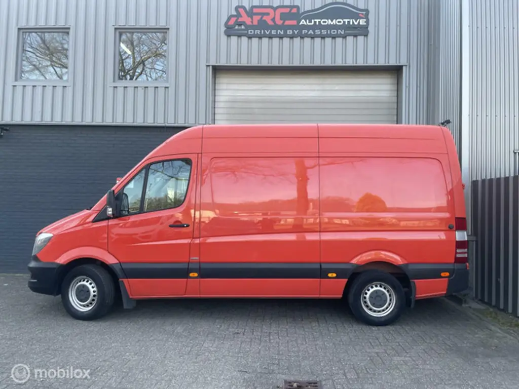 Mercedes-Benz Sprinter 2