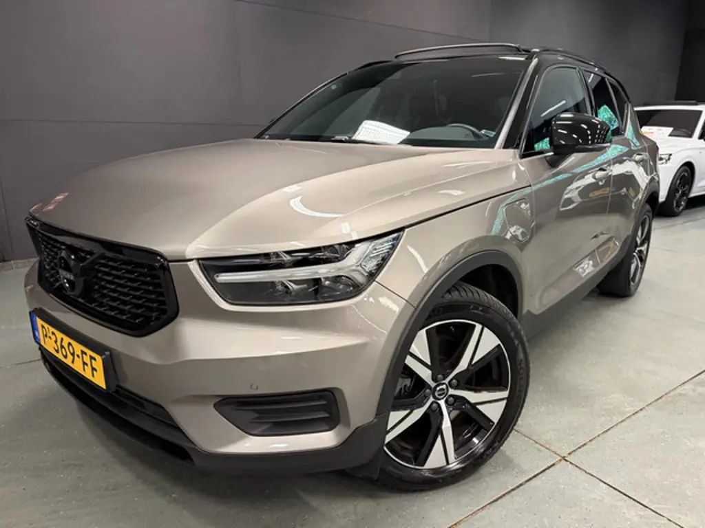 Volvo XC40 3