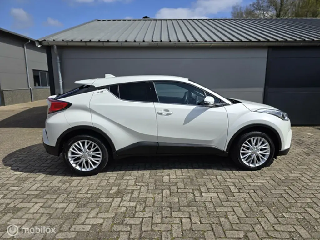 Toyota C-HR 2