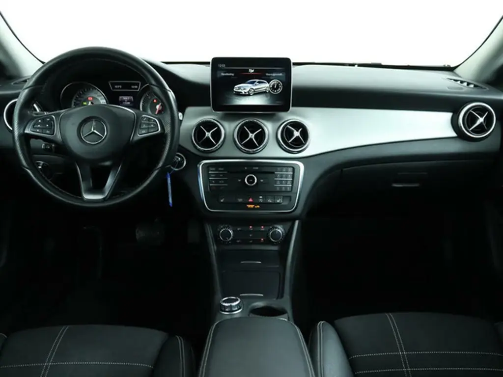 Mercedes-Benz CLA 2