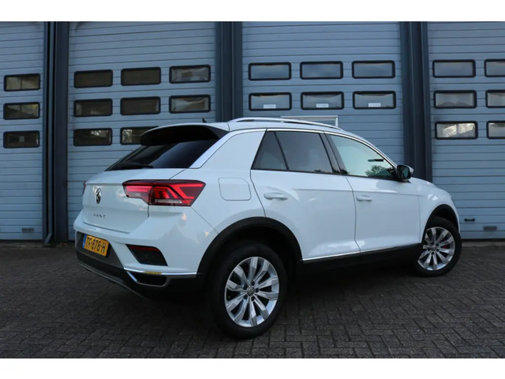 Volkswagen T-Roc 3