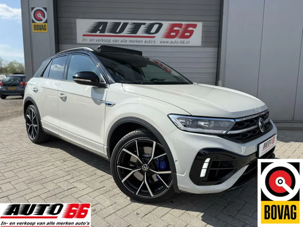 Volkswagen T-Roc 3