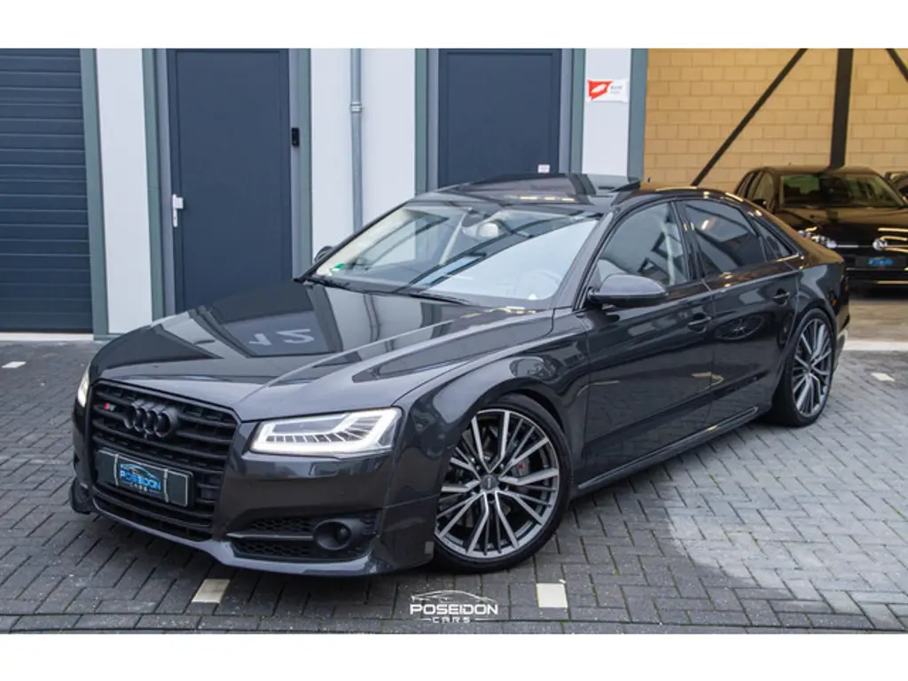Audi S8