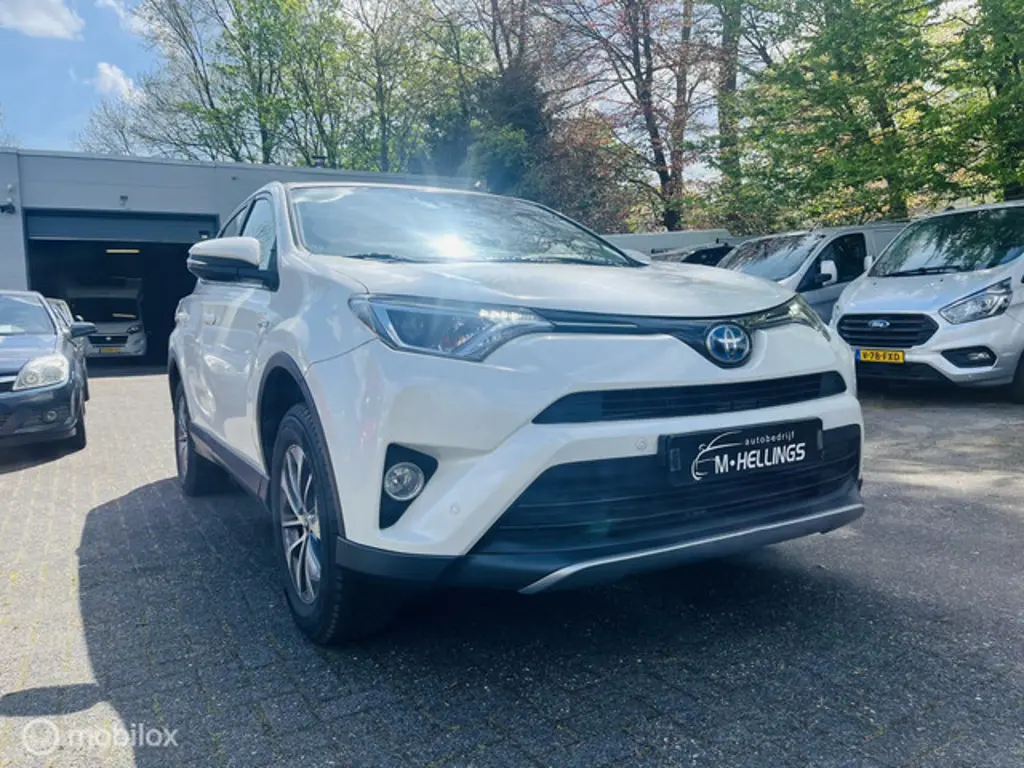 Toyota RAV4 2
