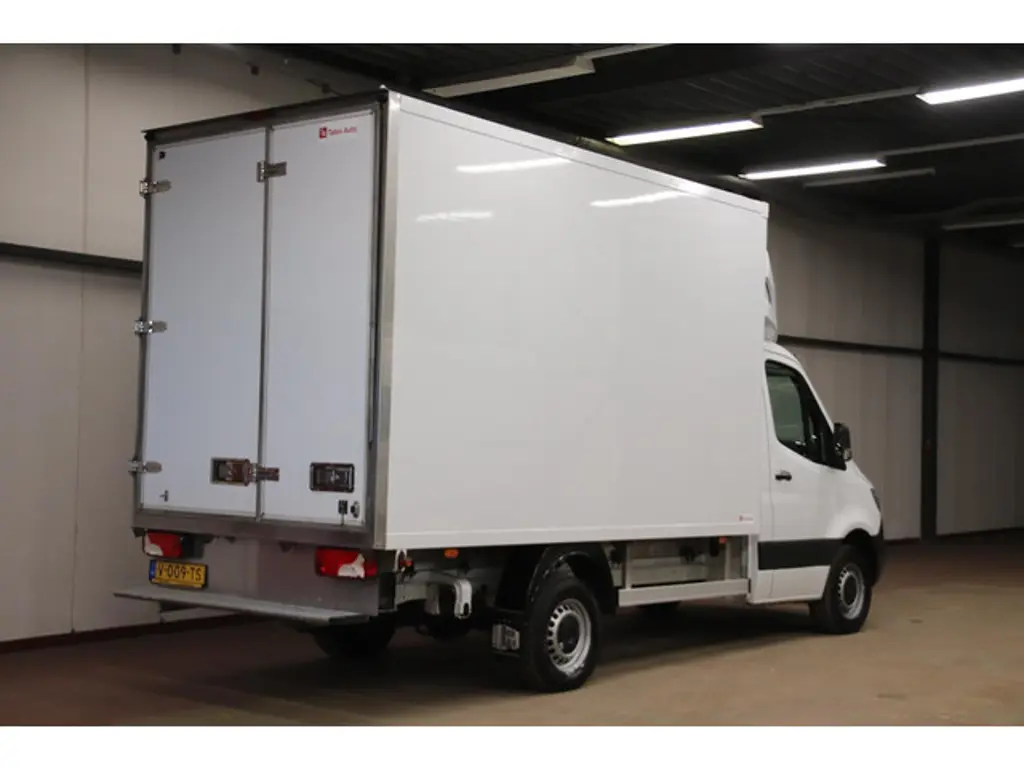 Mercedes-Benz Sprinter 2