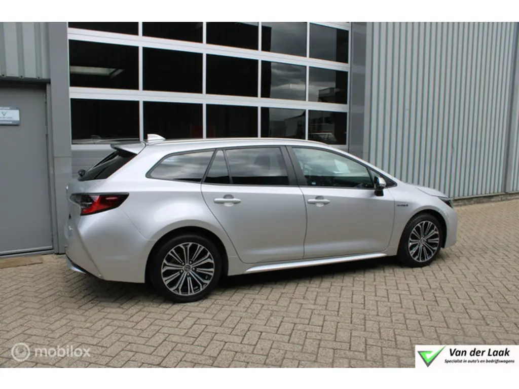 Toyota Corolla Touring Sports 2