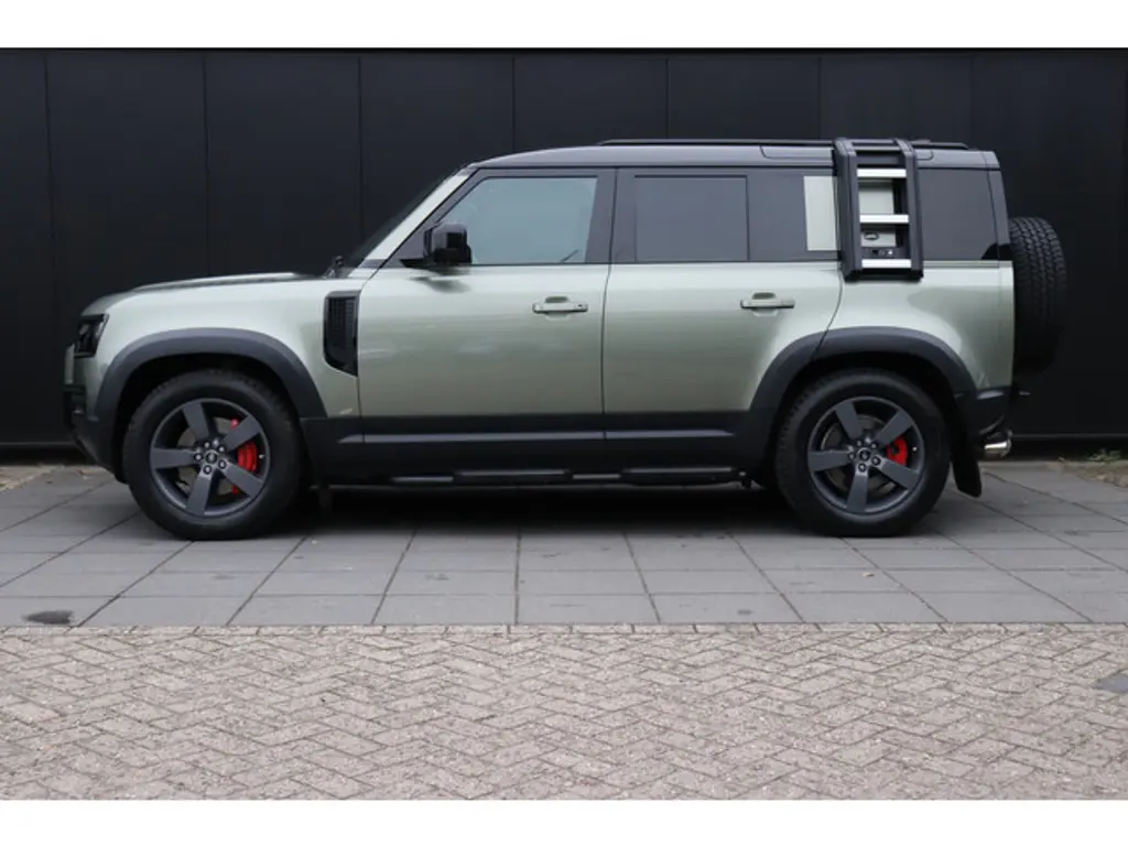 Land Rover Defender 2