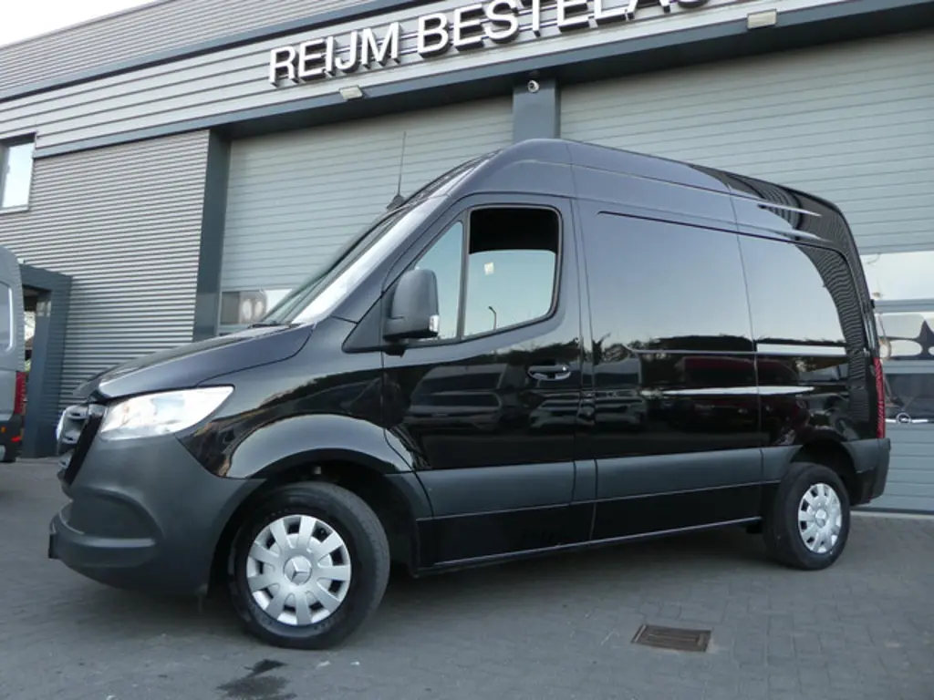 Mercedes-Benz Sprinter 2