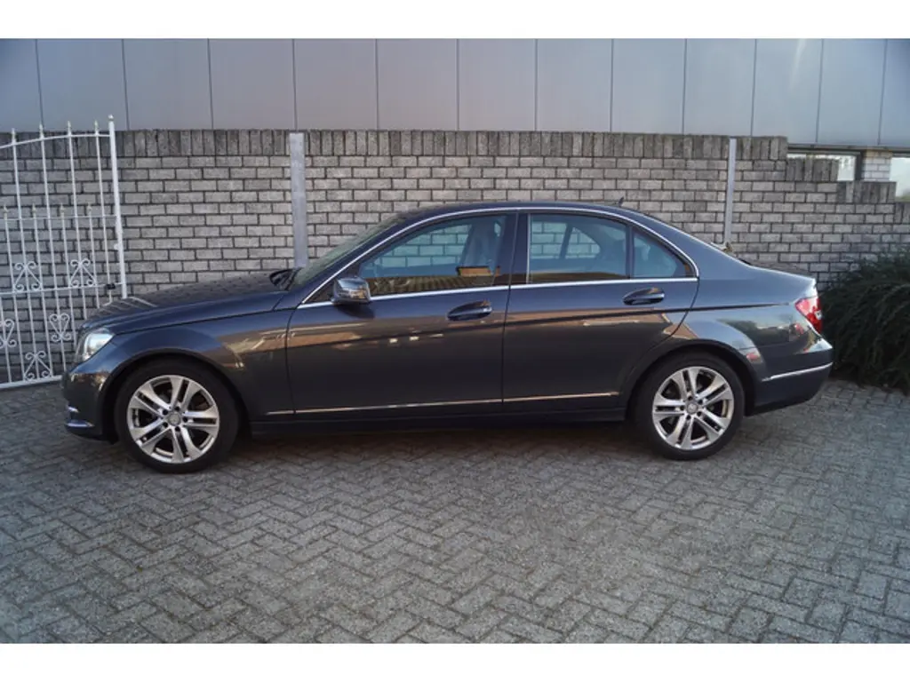 Mercedes-Benz C-Klasse 2