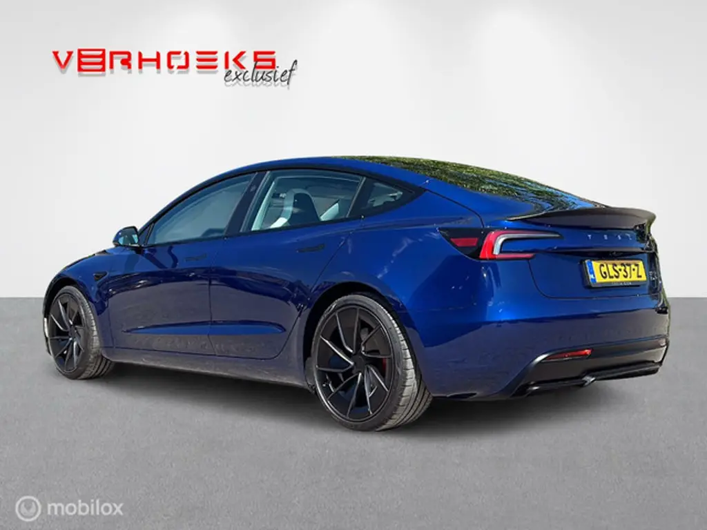 Tesla Model 3 2