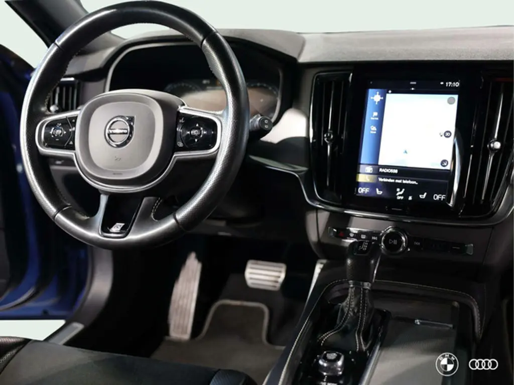 Volvo V90 2