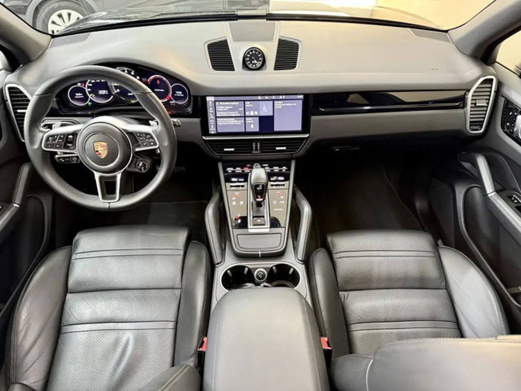 Porsche Cayenne 2