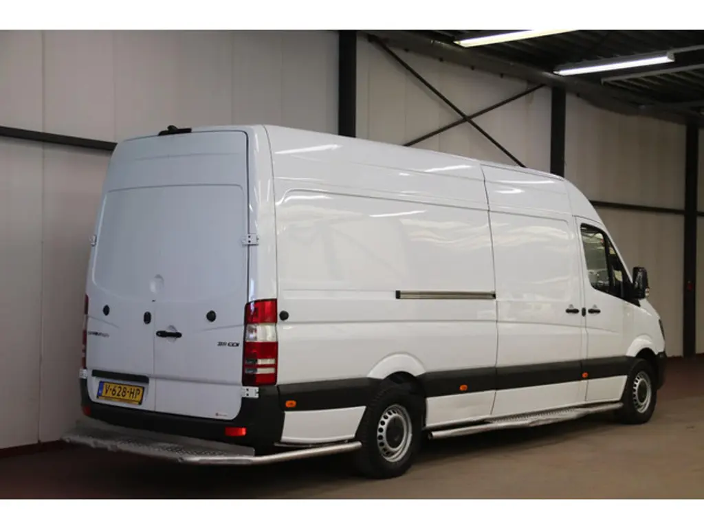 Mercedes-Benz Sprinter 2
