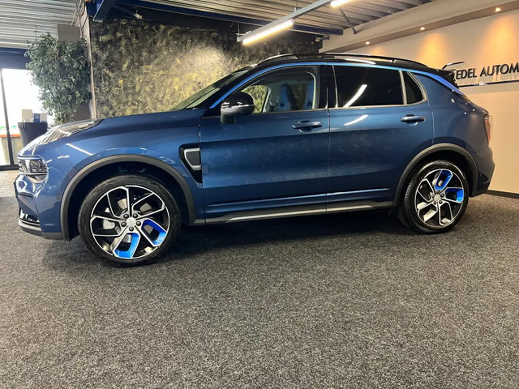 Lynk & Co 01 2
