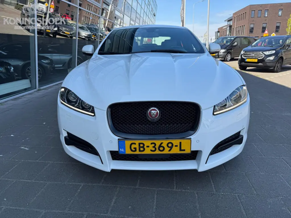 Jaguar XF 2