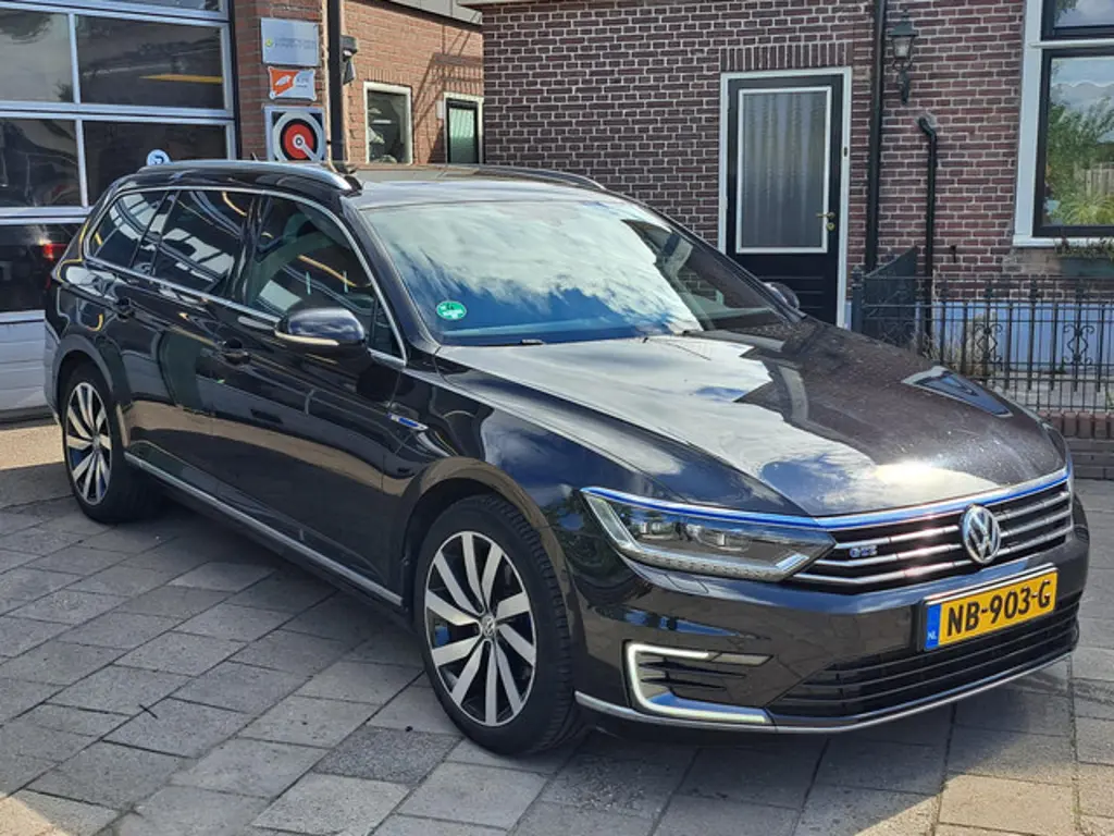 Volkswagen Passat 2