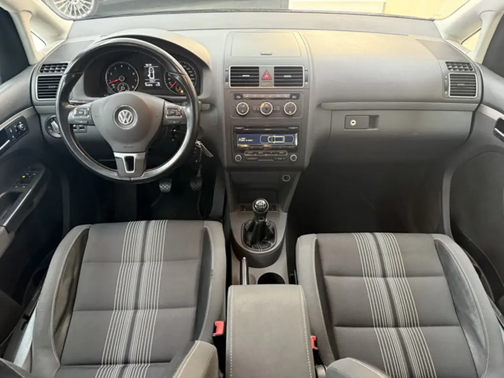 Volkswagen Touran 2