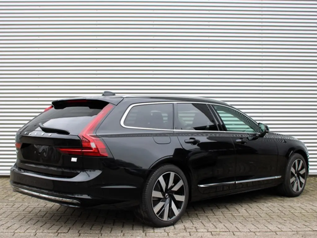 Volvo V90 2