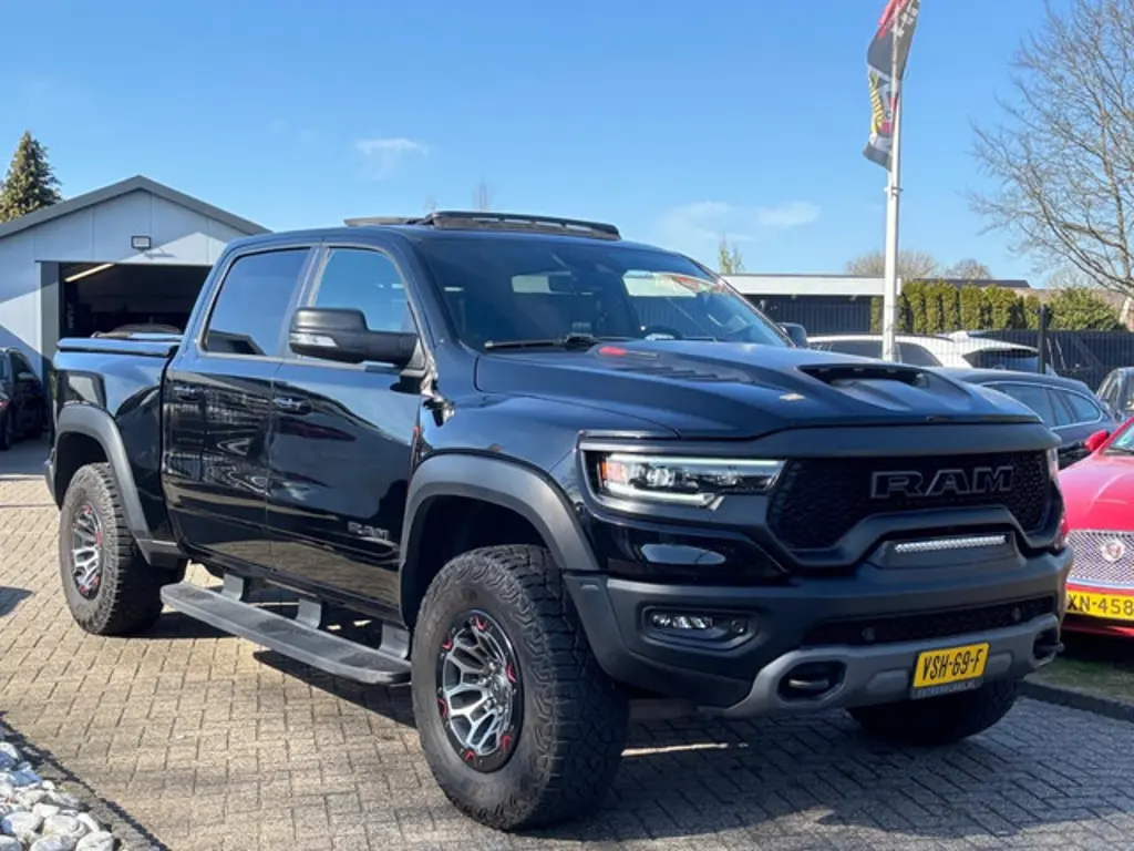 Dodge Ram Pick-Up 3
