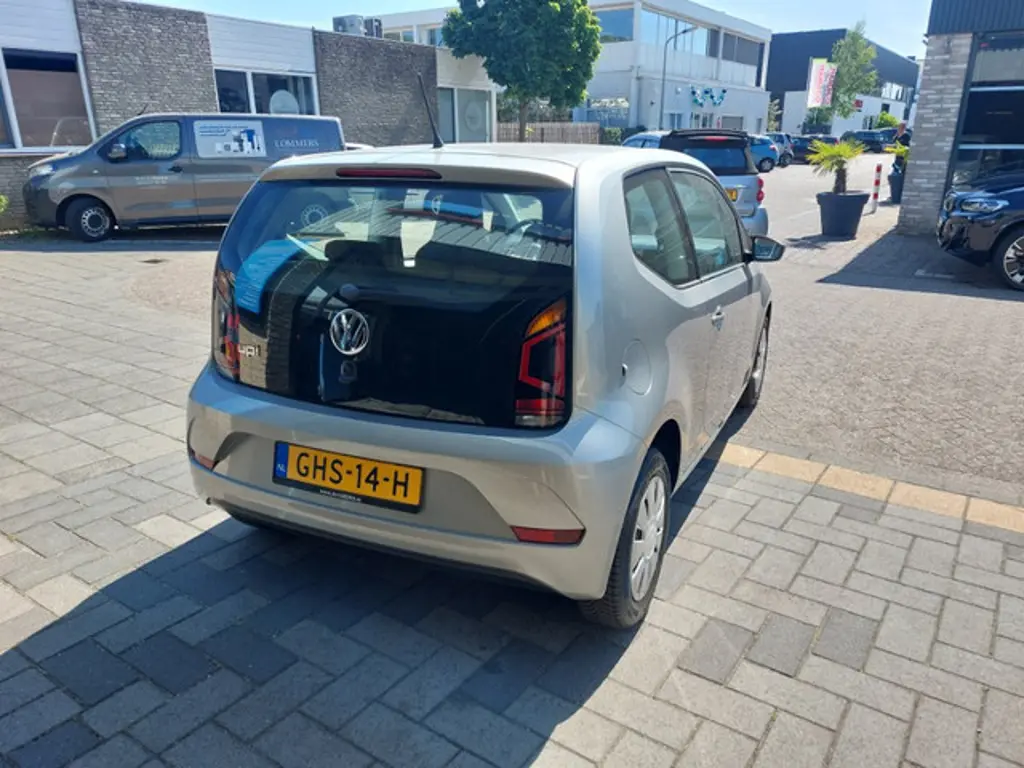 Volkswagen up! 3