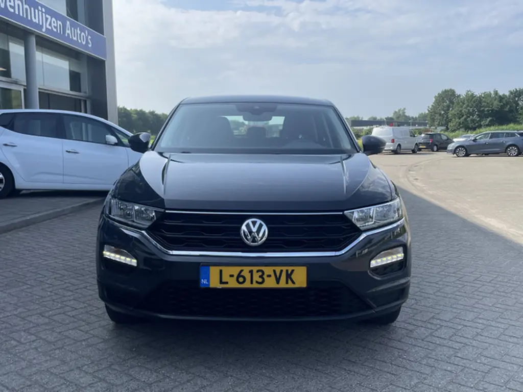 Volkswagen T-Roc 3