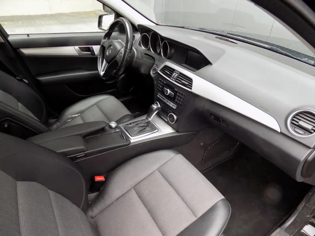 Mercedes-Benz C-Klasse 2