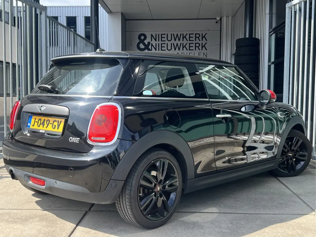 MINI One 2