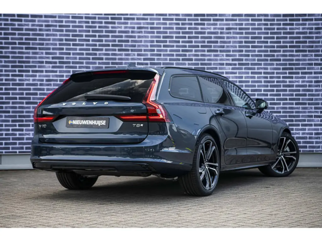 Volvo V90 2