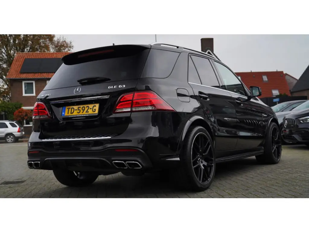 Mercedes-Benz GLE 2
