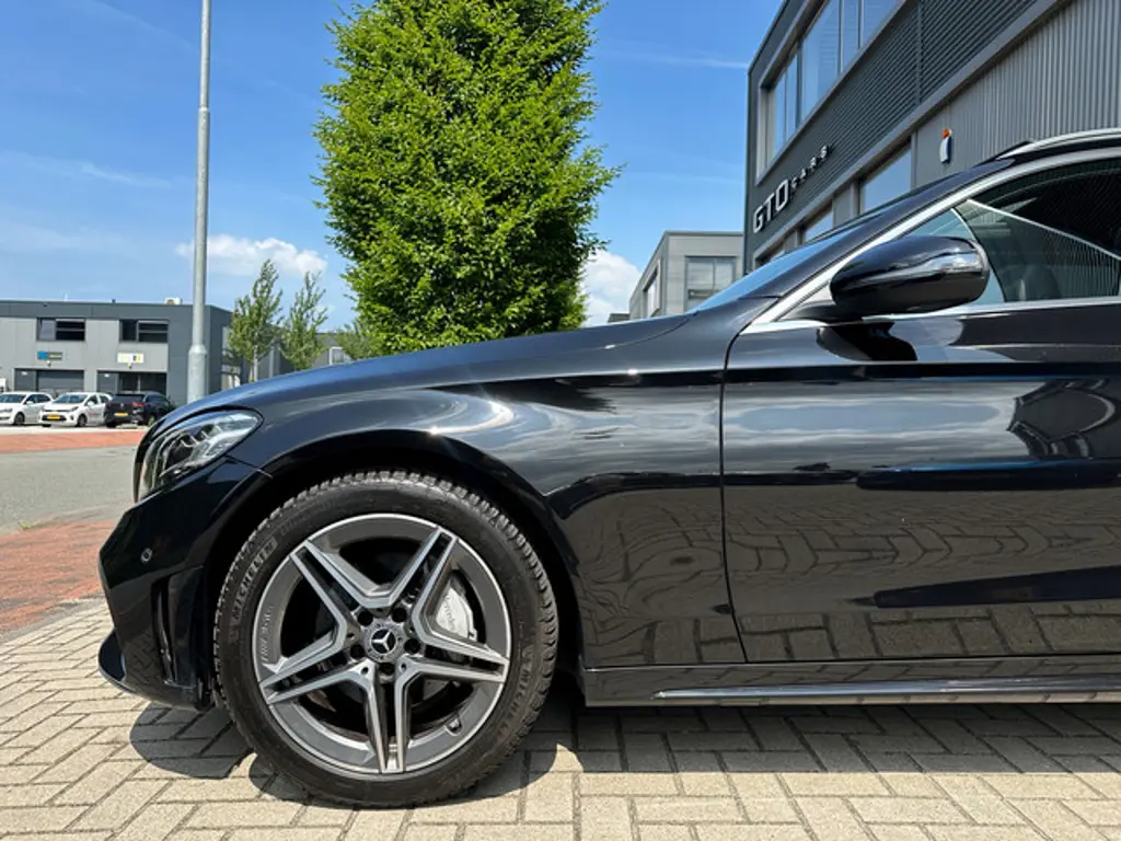 Mercedes-Benz C-Klasse 2