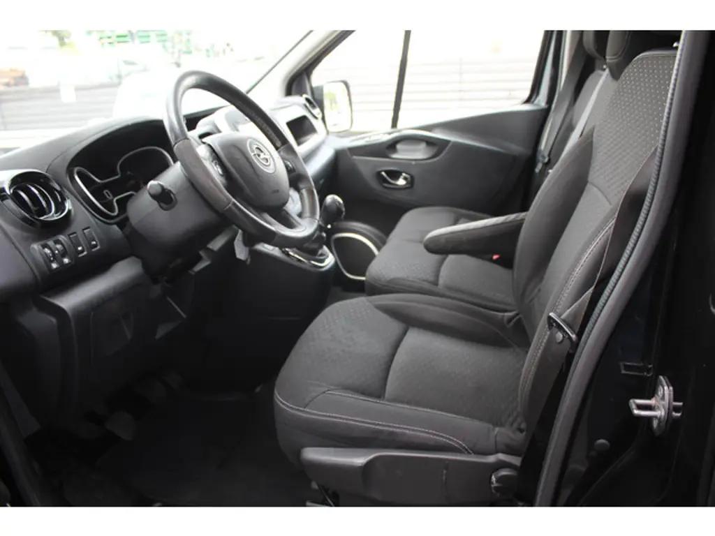 Opel Vivaro 2