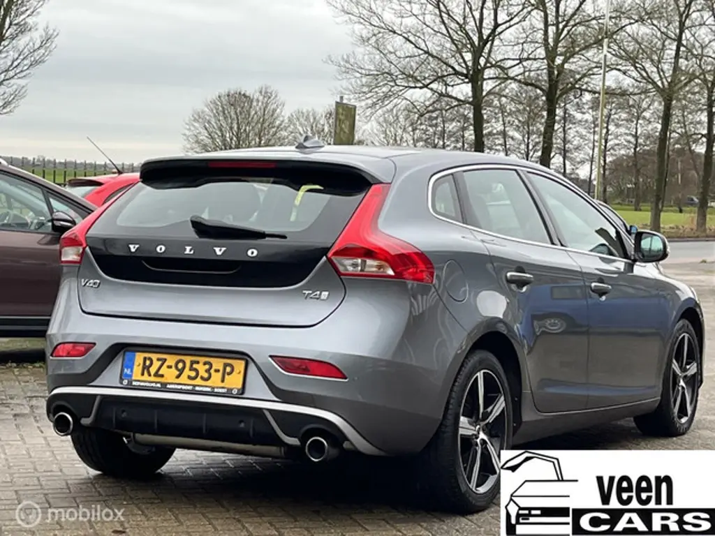 Volvo V40 2
