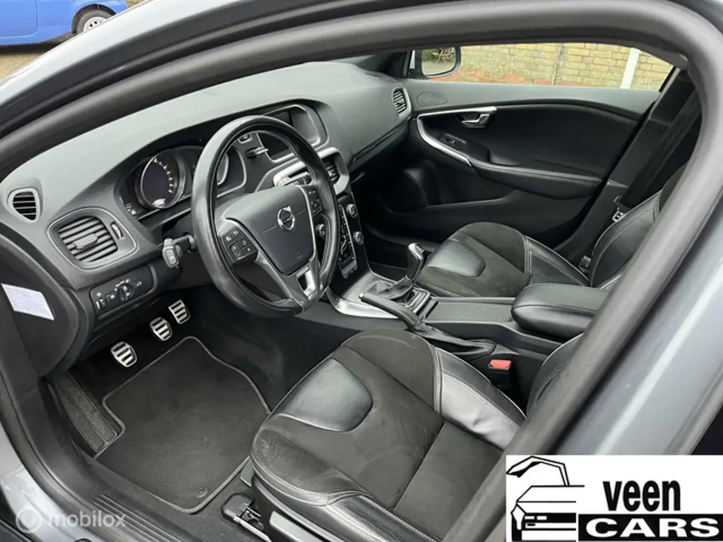 Volvo V40 3