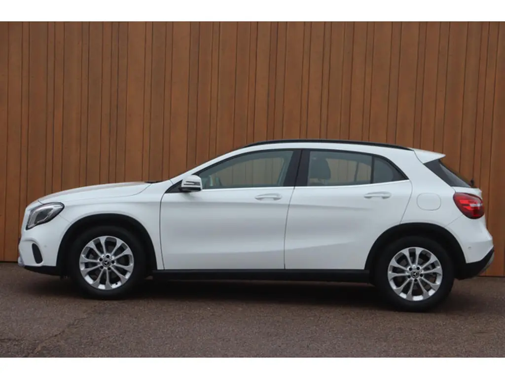 Mercedes-Benz GLA 3