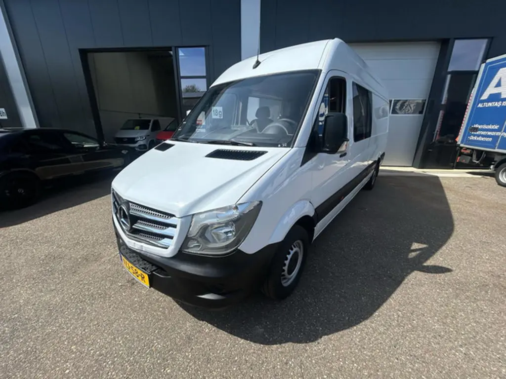 Mercedes-Benz Sprinter 2