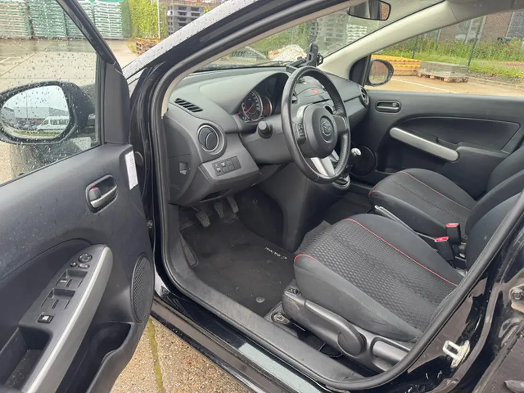 Mazda 2 2